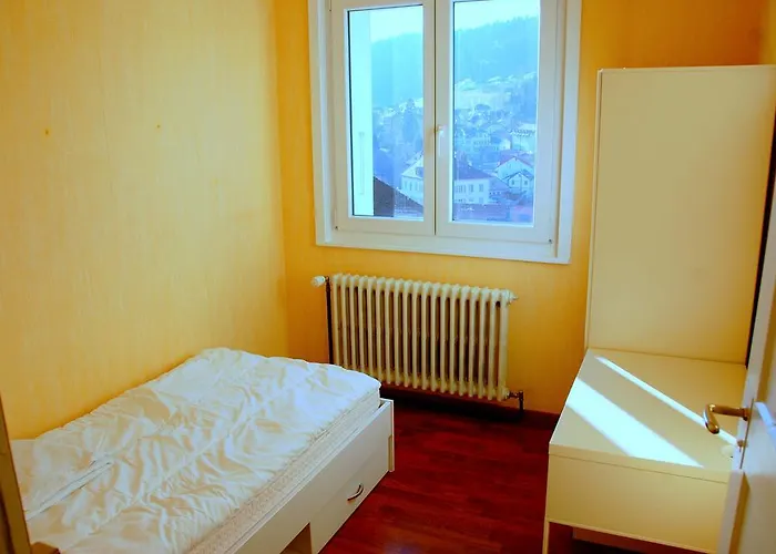 Big In Willa Sainte-Croix